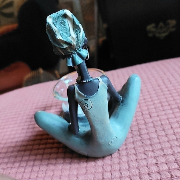 Sitting African Woman Tealight Holder - Picture 3 of 5